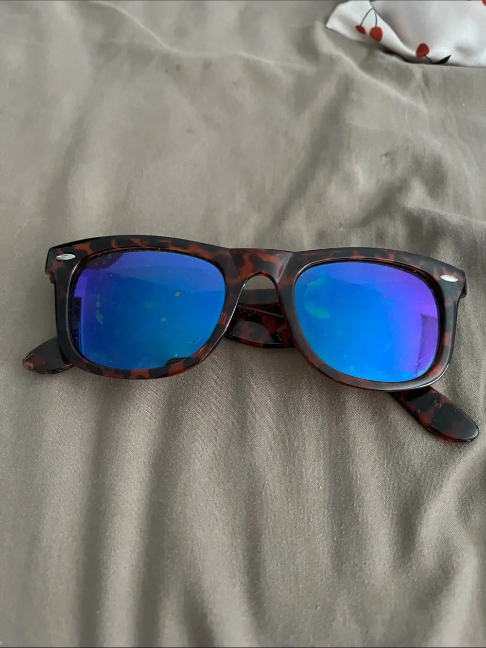 Tortoiseshell Women’s Sunglasses with Blue Mirrored Lenses